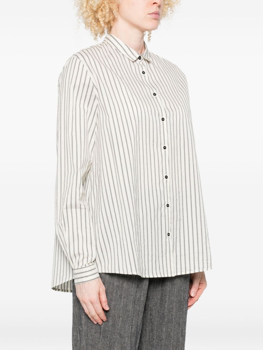 APUNTOB Striped Button-Up Shirt