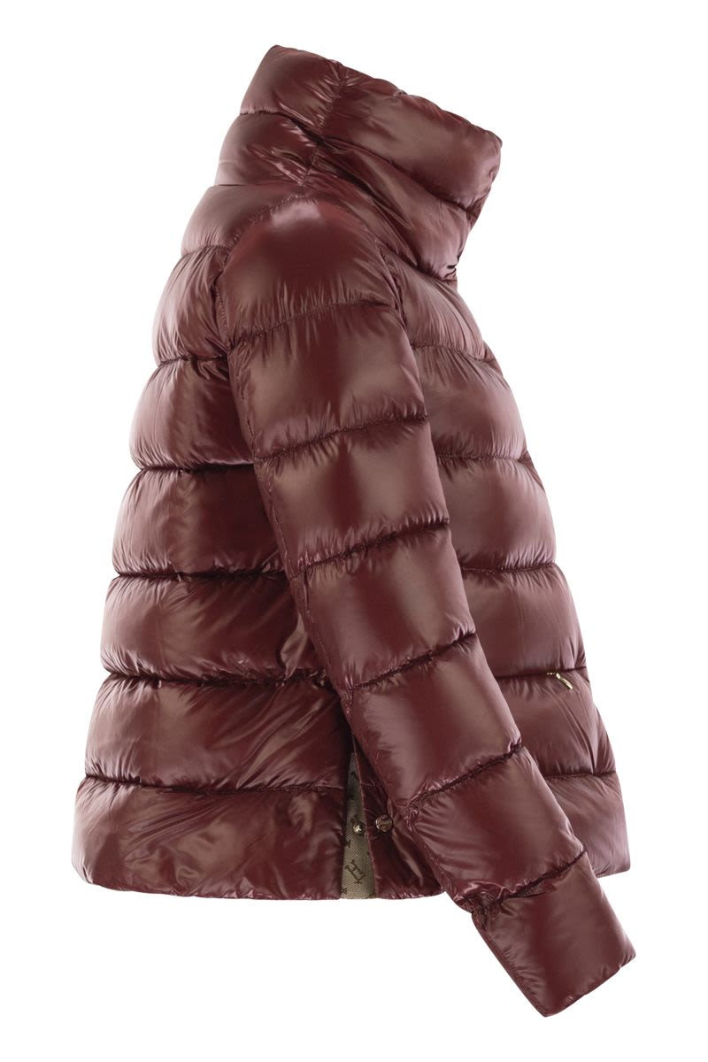 HERNO Ultra-Comfortable Slim Fit Down Jacket with Ring Collar