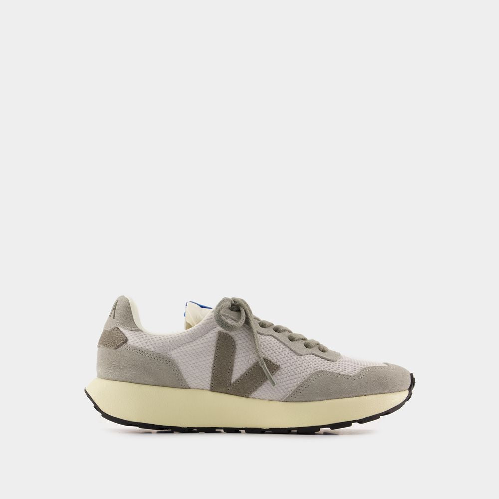 VEJA Men's Classic Paulistana Sneakers