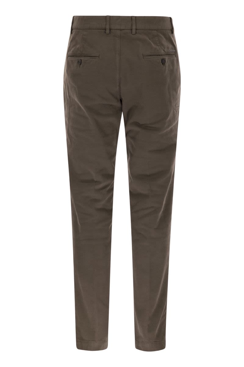 PESERICO Classic Chino Trousers in Stretch Cotton Gabardine