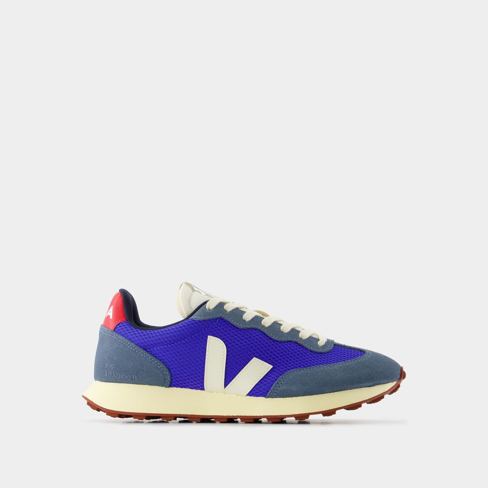VEJA Men's Lightweight Eco-Friendly Sneakers