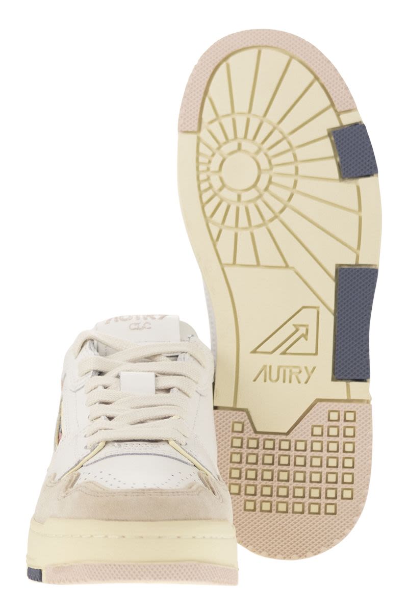 AUTRY Women's Low Sneaker - Contemporary Design with Urban Touch
