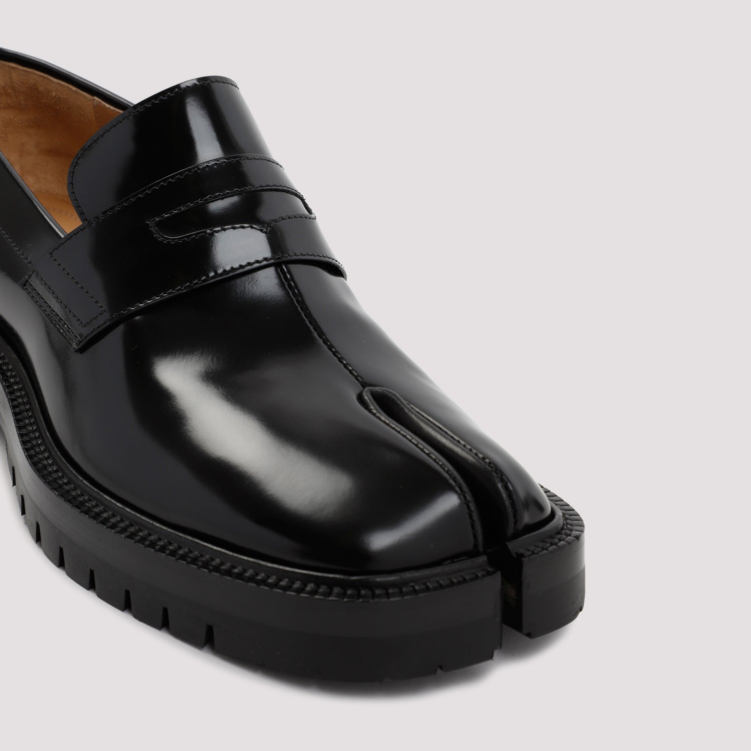 MAISON MARGIELA Elegant Moccasin Shoes for Men - FW25 Collection