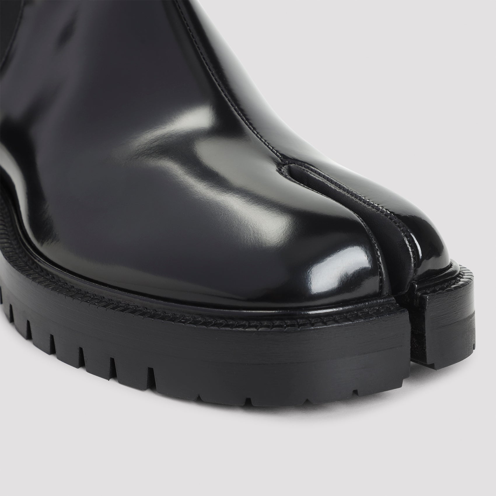 MAISON MARGIELA Tabi County Chelsea Boots for Men