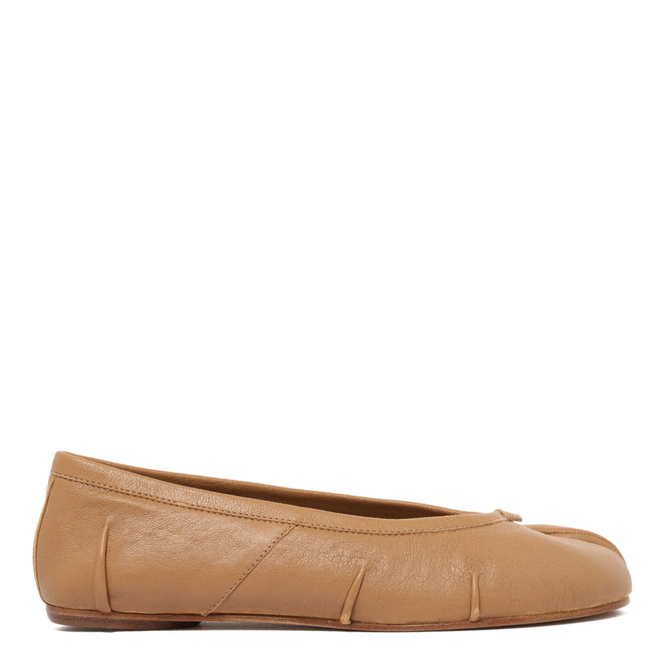MAISON MARGIELA Elegant Leather Ballet Flats with Tabi Cut and Front Knot