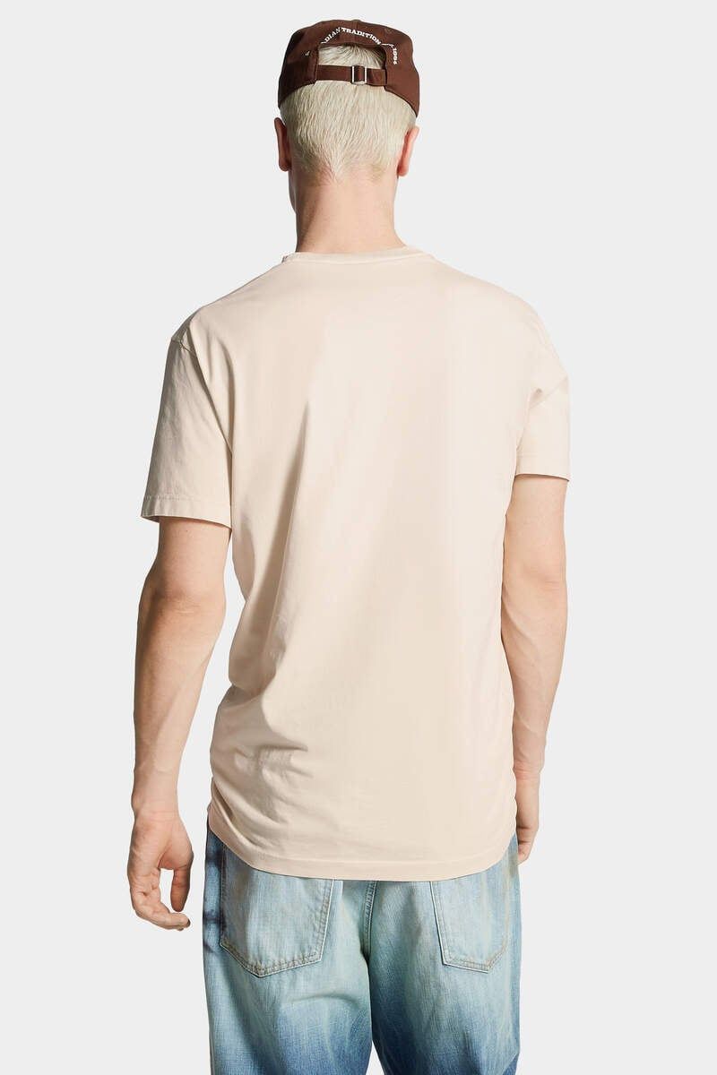DSQUARED2 Men's Classic Fit T-Shirt