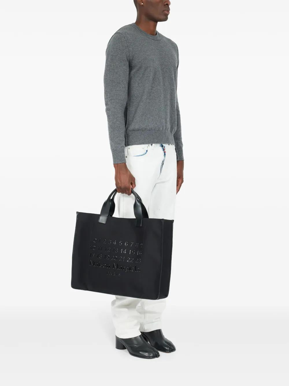 MAISON MARGIELA Chic Handbag for All - Perfectly Crafted