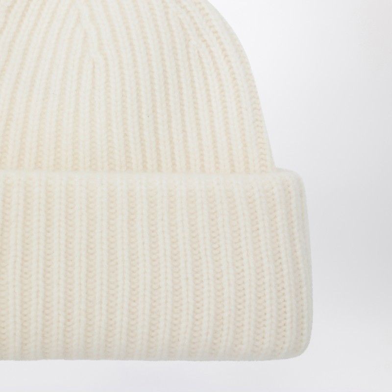 SOFT GOAT Luxurious Cashmere Beanie with Ribbed Design