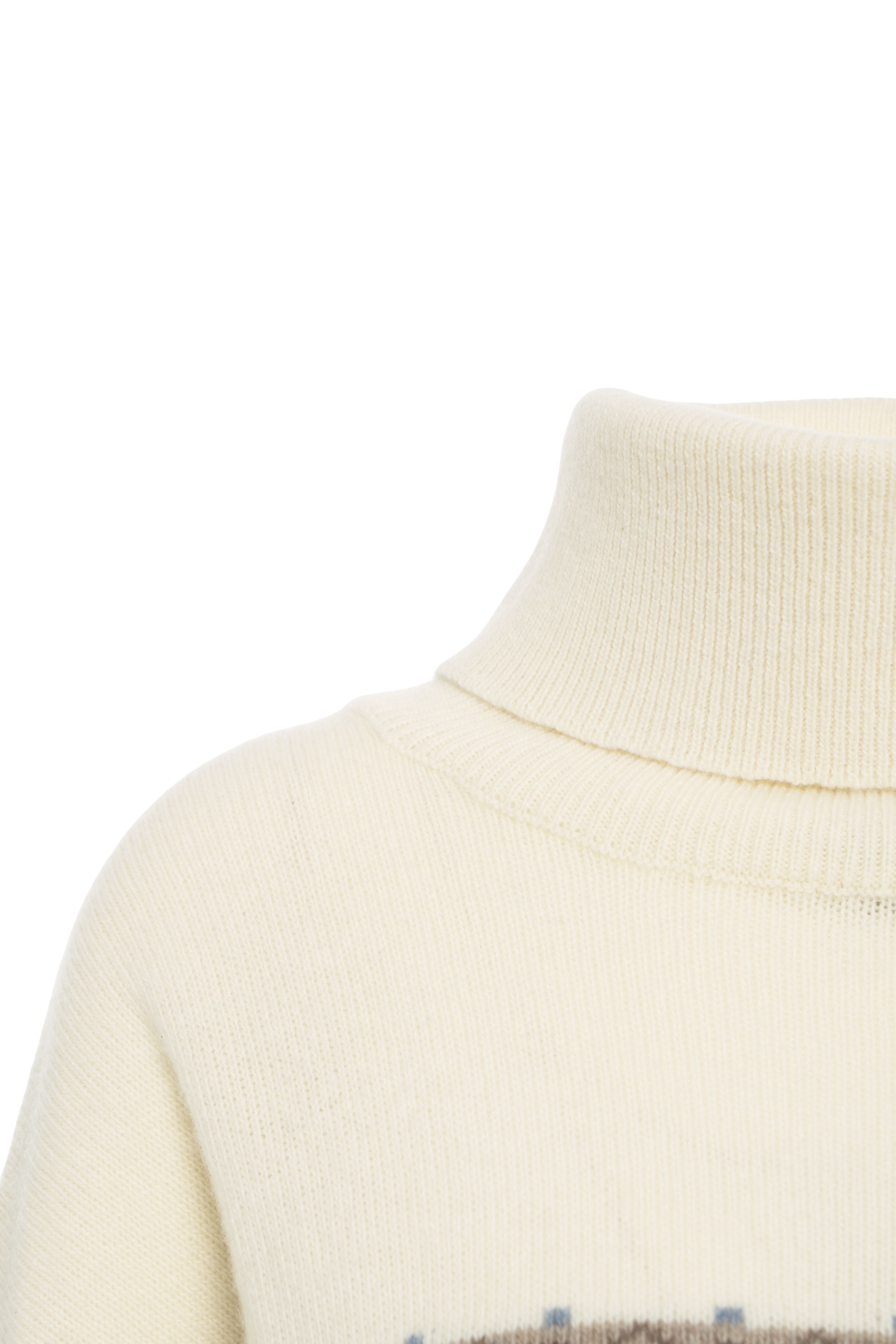 SKALL STUDIO Classic Turtleneck Sweater with Traditional Pattern