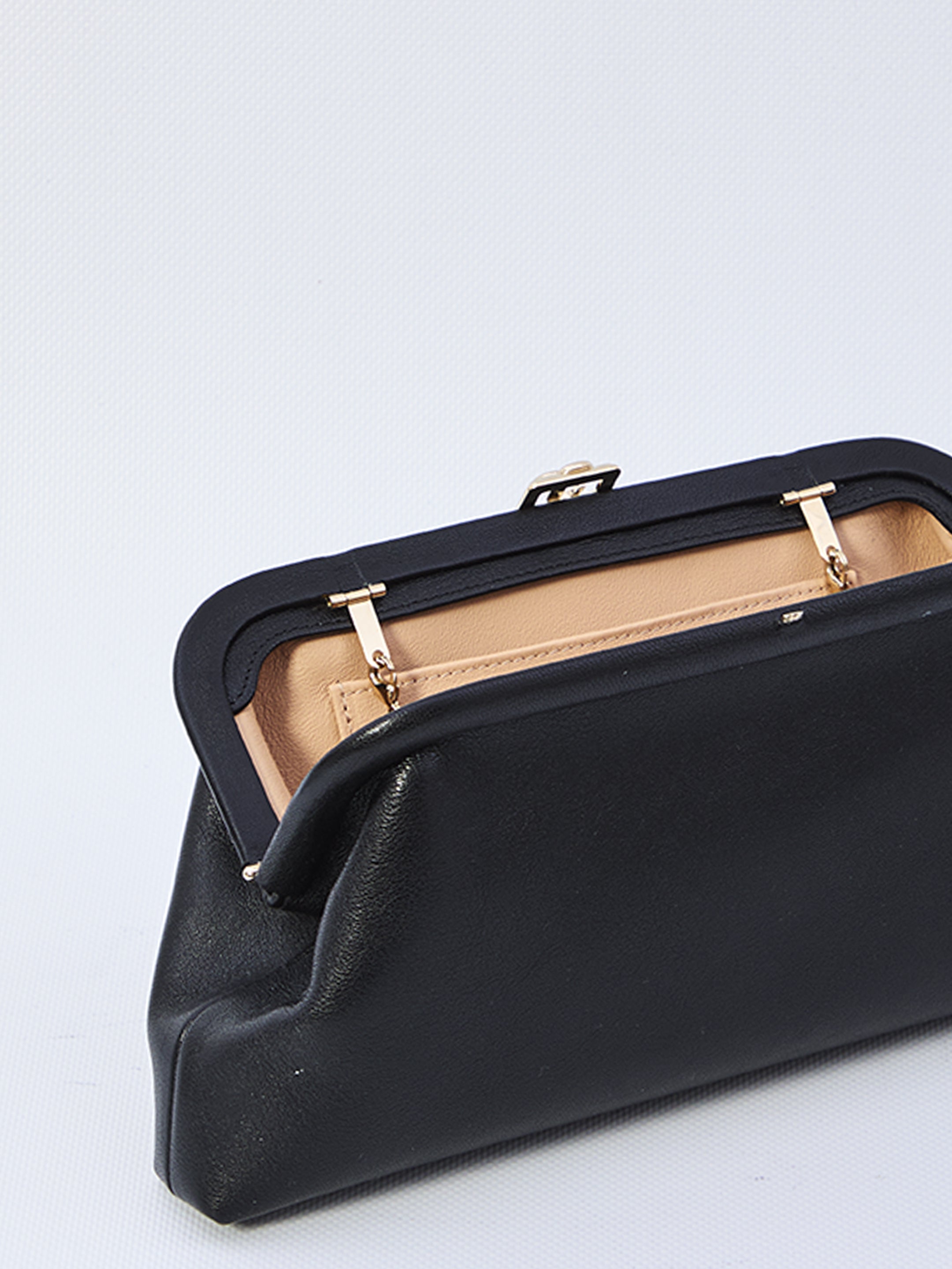 JIMMY CHOO Mini Vintage-Inspired Leather Clutch with Chain Strap - 18.5 x 13 x 6 cm