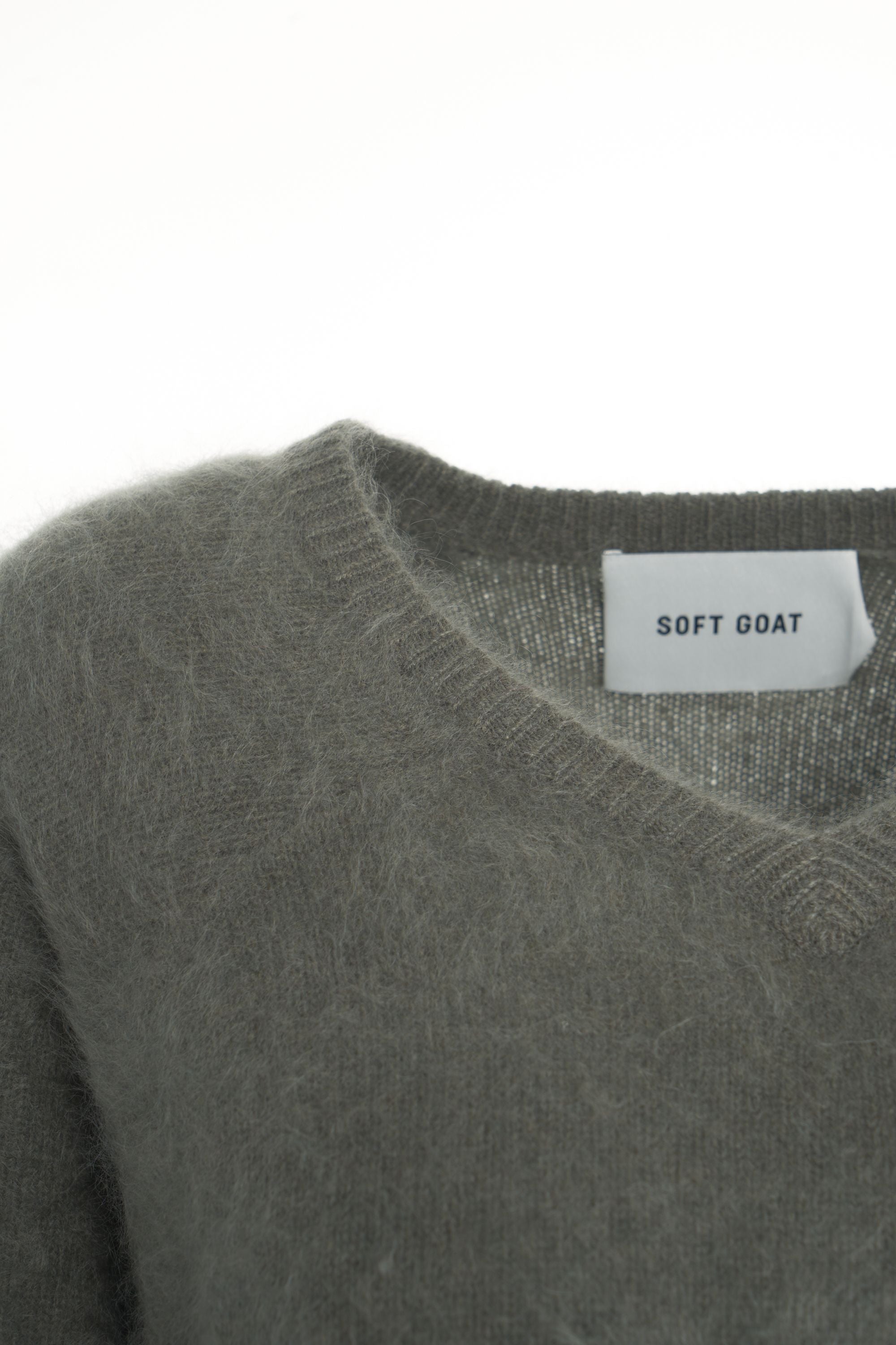 SOFT GOAT Brushed Cashmere V-Neck Pullover for Women