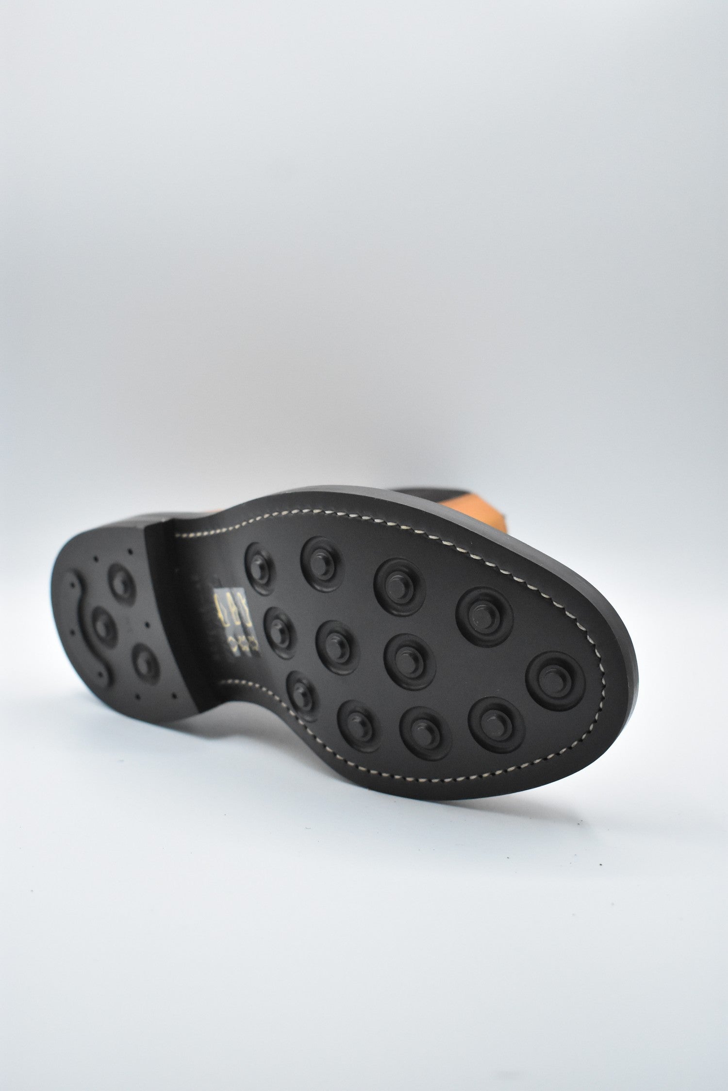 TRICKER'S Elegant Burnished Leather Flat Shoes for Men