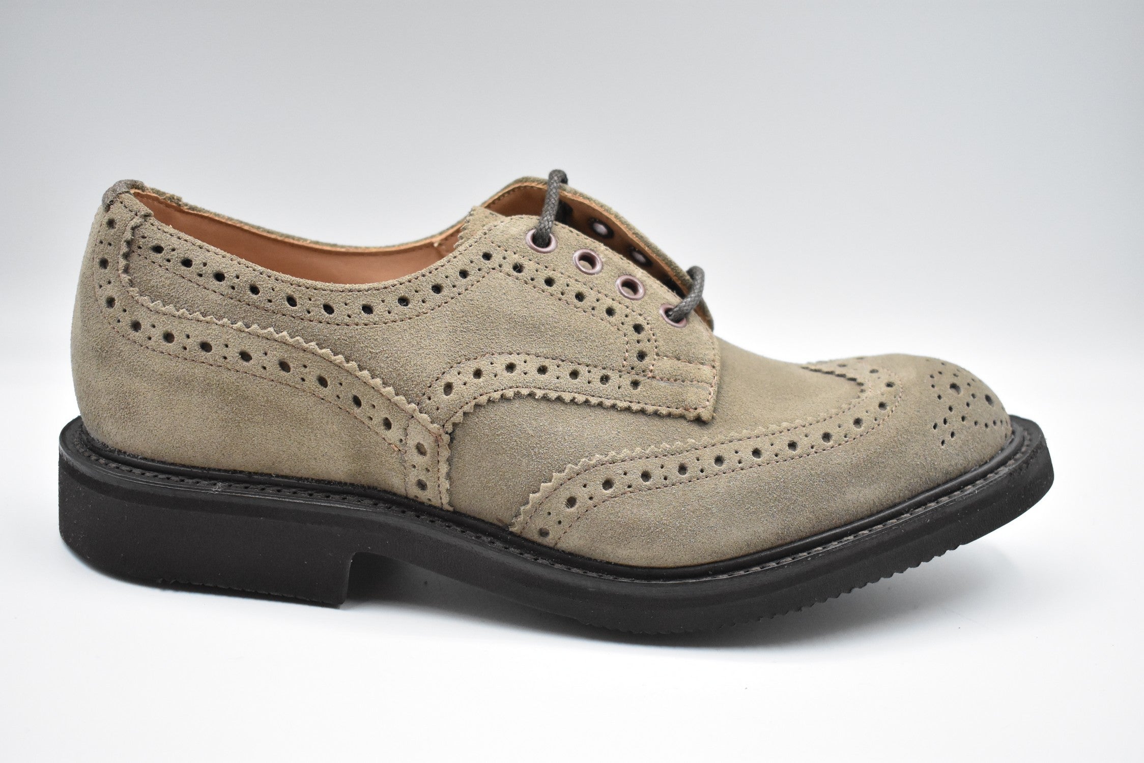 TRICKER'S Elevate Your Style with Timeless Lace-Up Flat Shoes