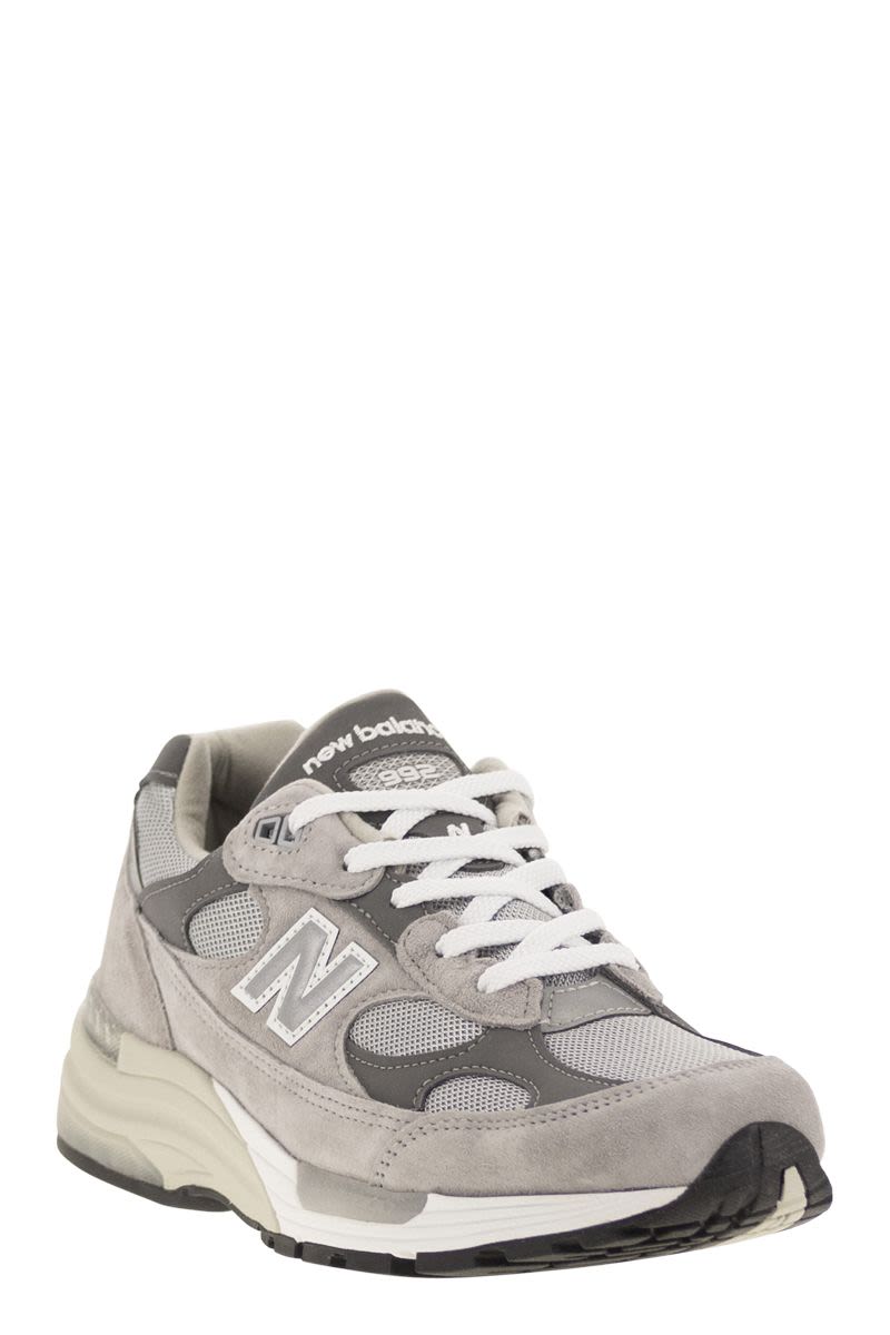 NEW BALANCE 992 Sneakers - Classic American Design