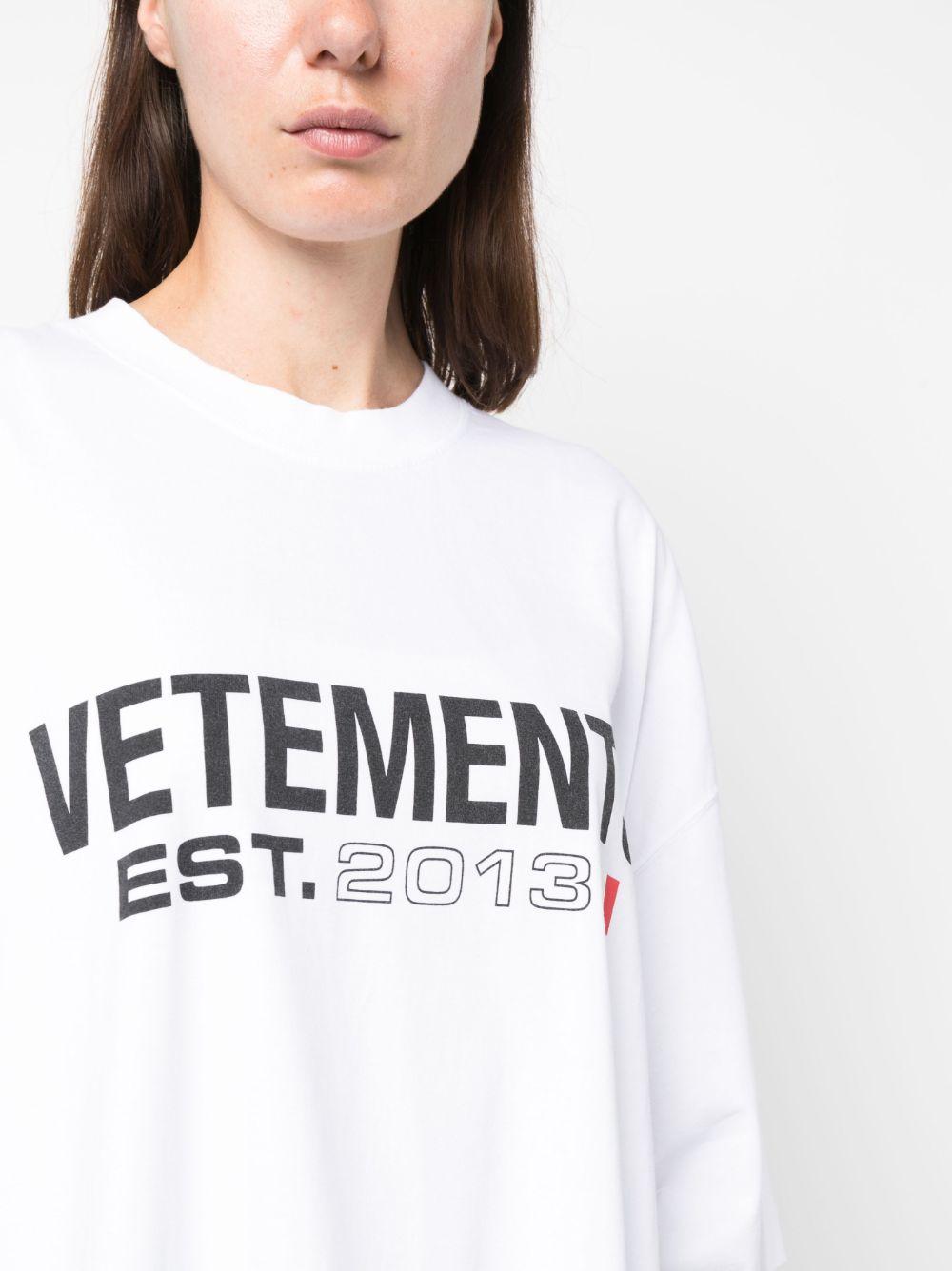 VETEMENTS Oversized Logo Cotton T-Shirt for Women - Thigh Length