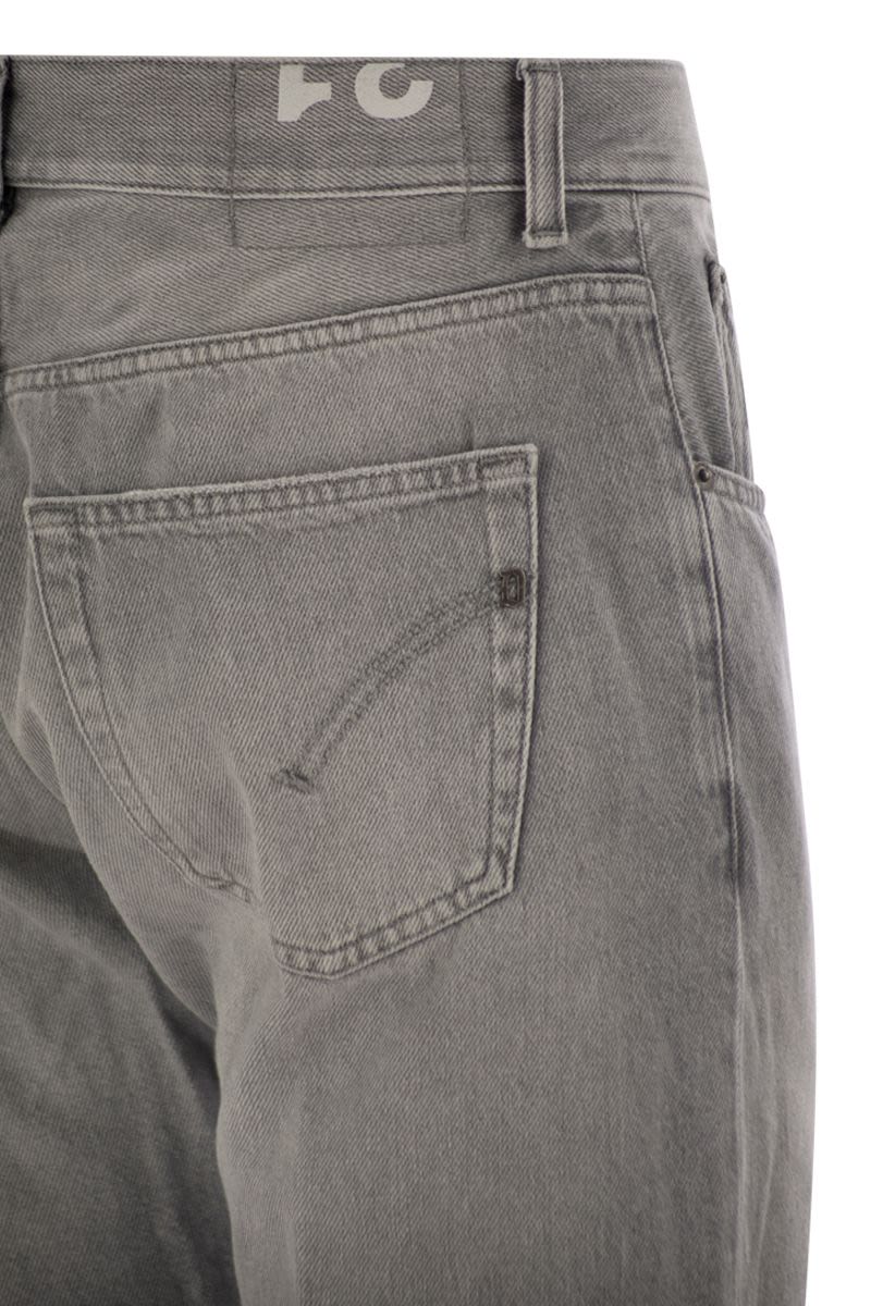 DONDUP Carrot-Fit Mini Jeans