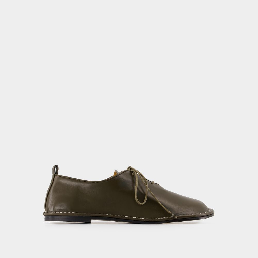 AMI PARIS Classic One Cut Flats for Men