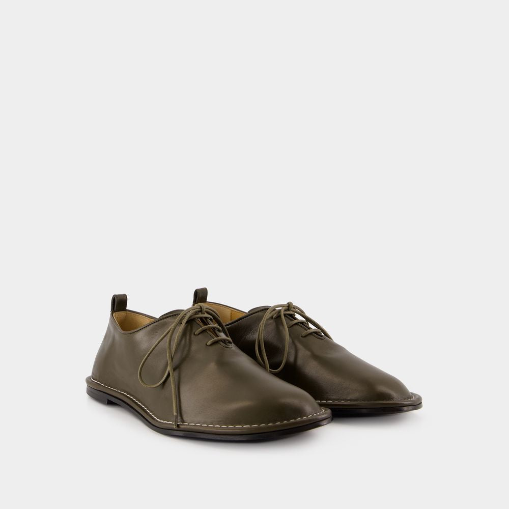 AMI PARIS Classic One Cut Flats for Men