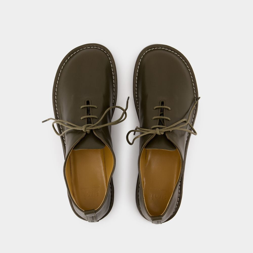 AMI PARIS Classic One Cut Flats for Men