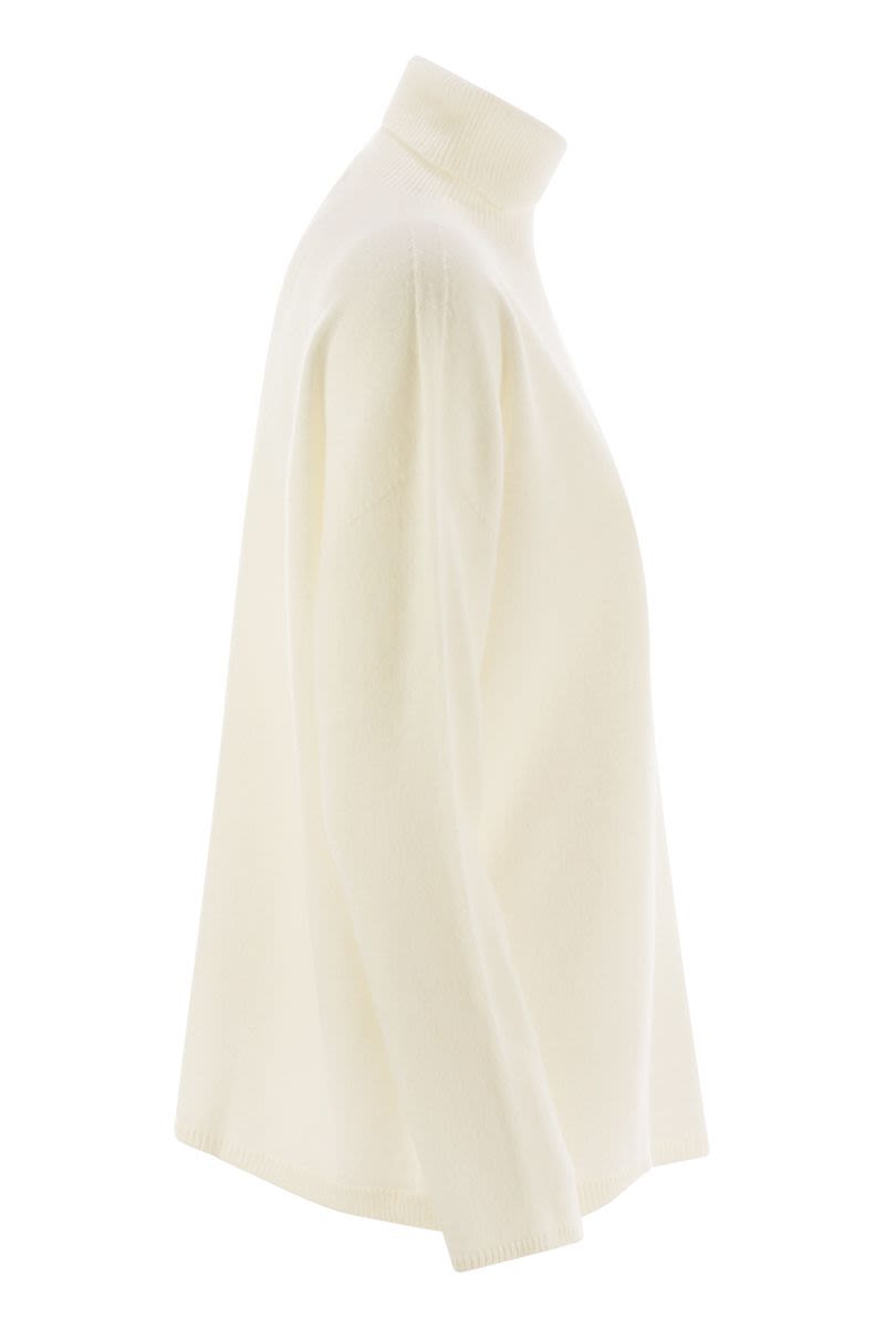 VANISÉ Cashmere Turtleneck Sweater