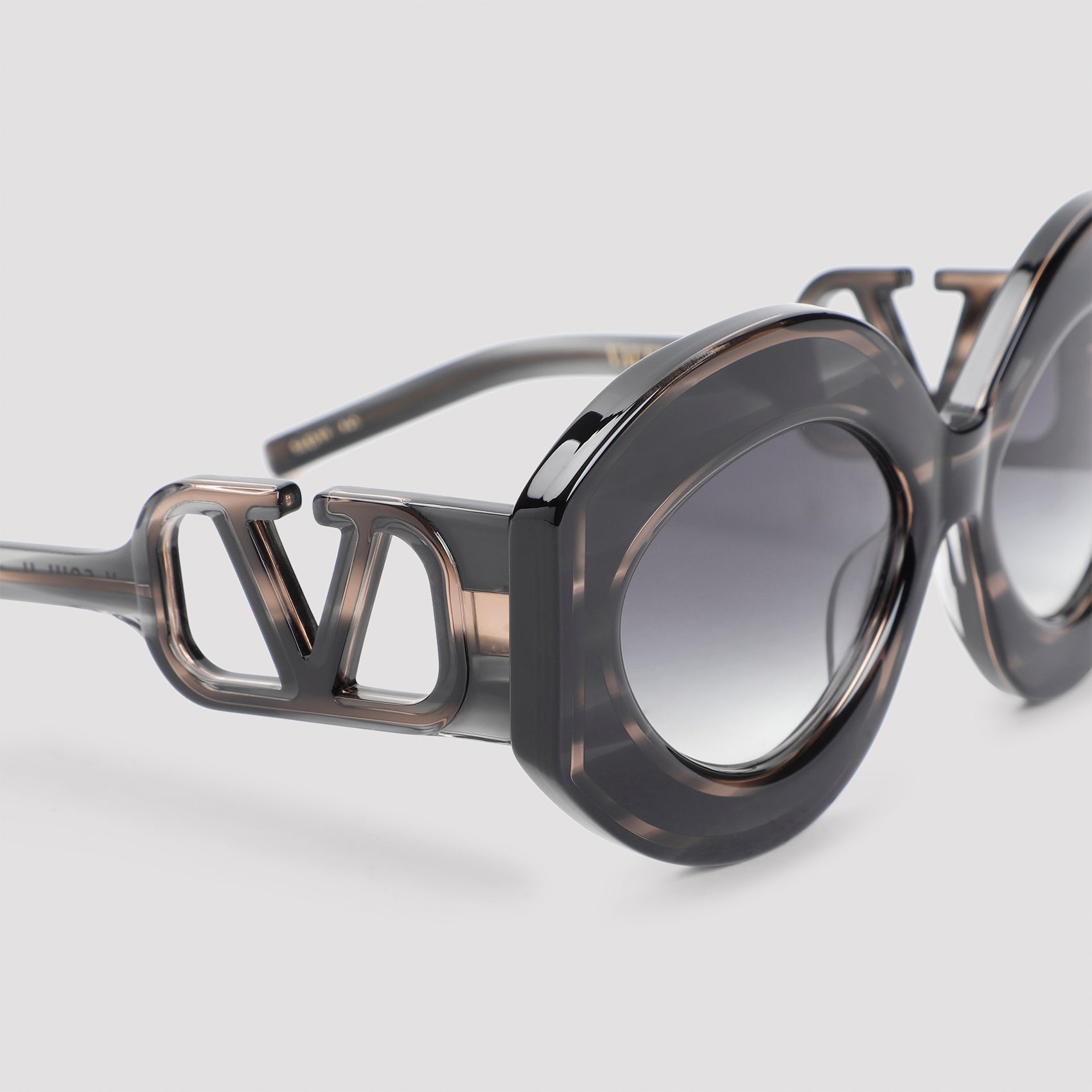 VALENTINO GARAVANI Chic Acetate Sunglasses