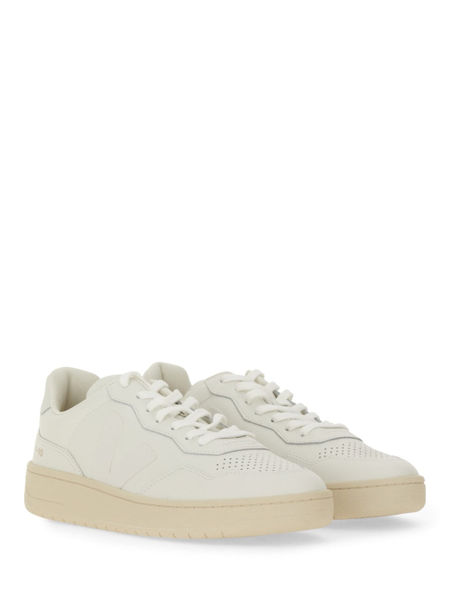 VEJA Unisex Classic Leather Sneakers V-90