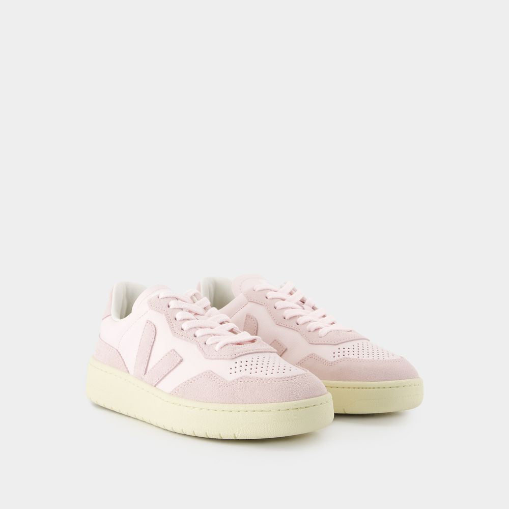 VEJA 90s-Inspired Women's Sneaker