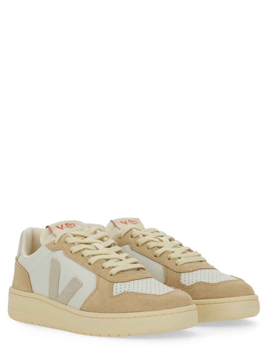 VEJA Women’s Leather Sneakers V82