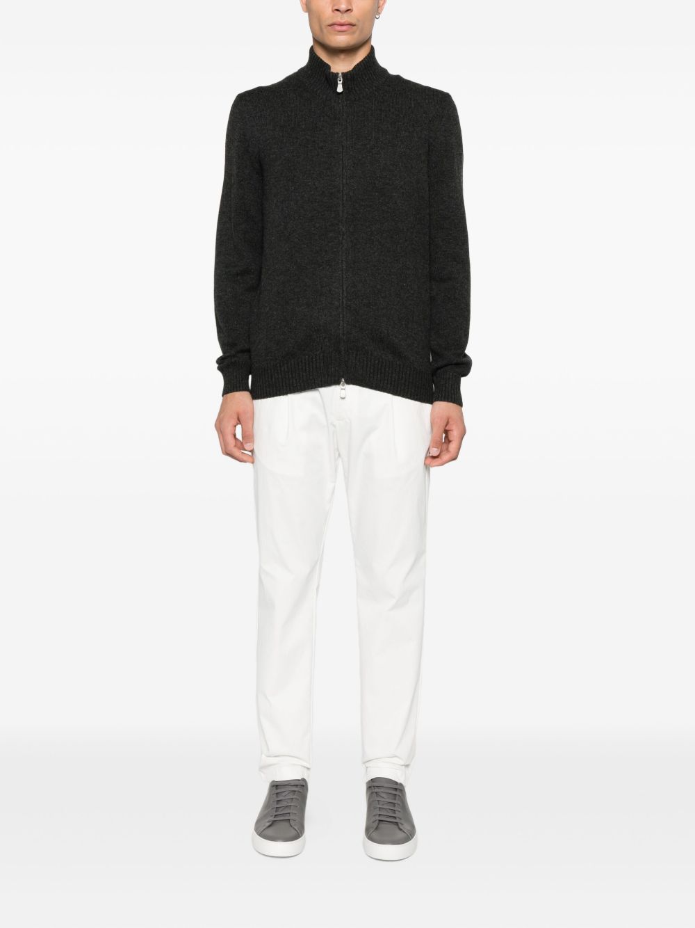 VENGERA Sophisticated Sweater for Men