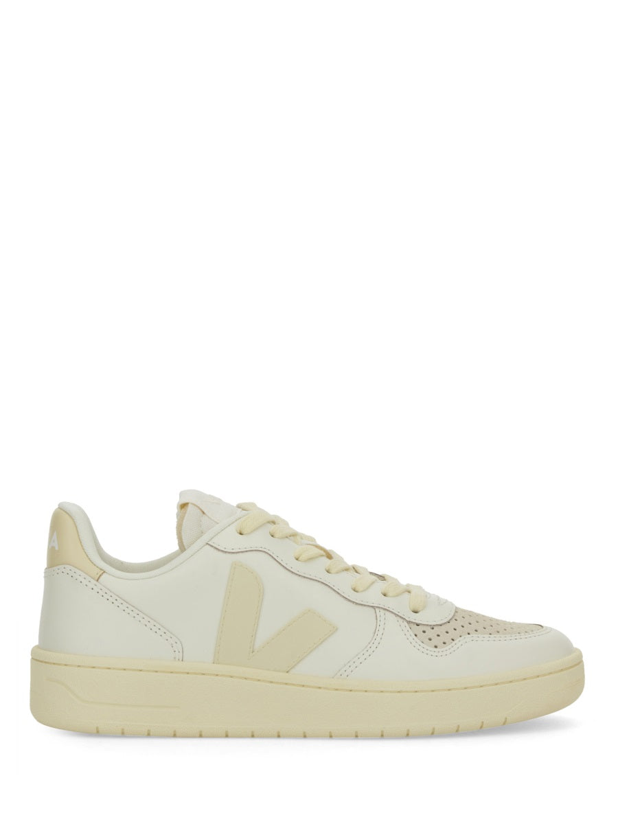 VEJA Stylish Women's Leather Sneakers V10