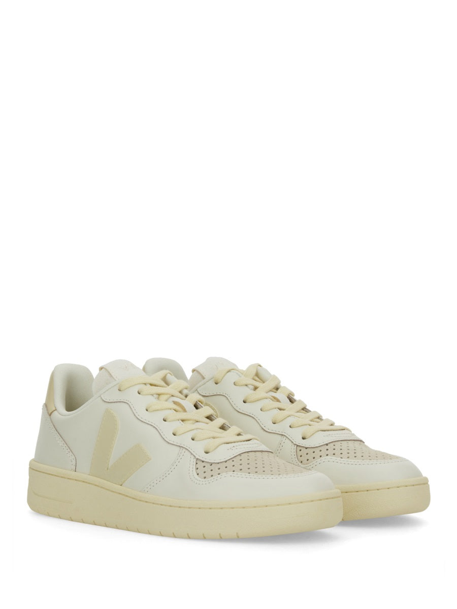 VEJA Stylish Women's Leather Sneakers V10