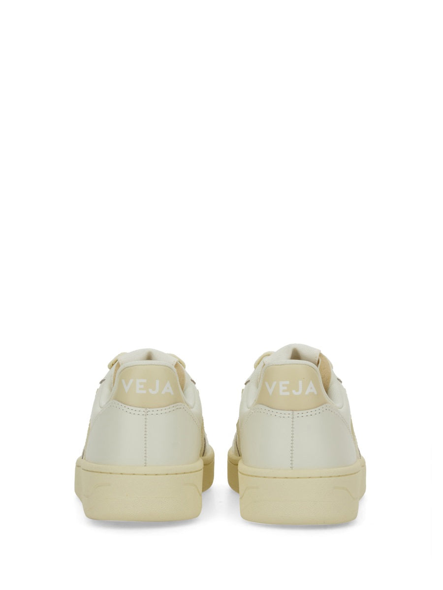 VEJA Stylish Women's Leather Sneakers V10