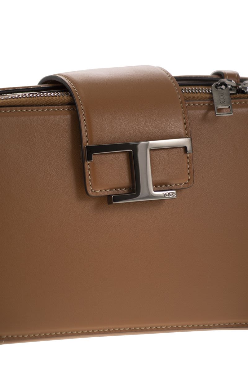 TOD'S Leather Mini Camera Handbag - 23 x 14 x 8 cm