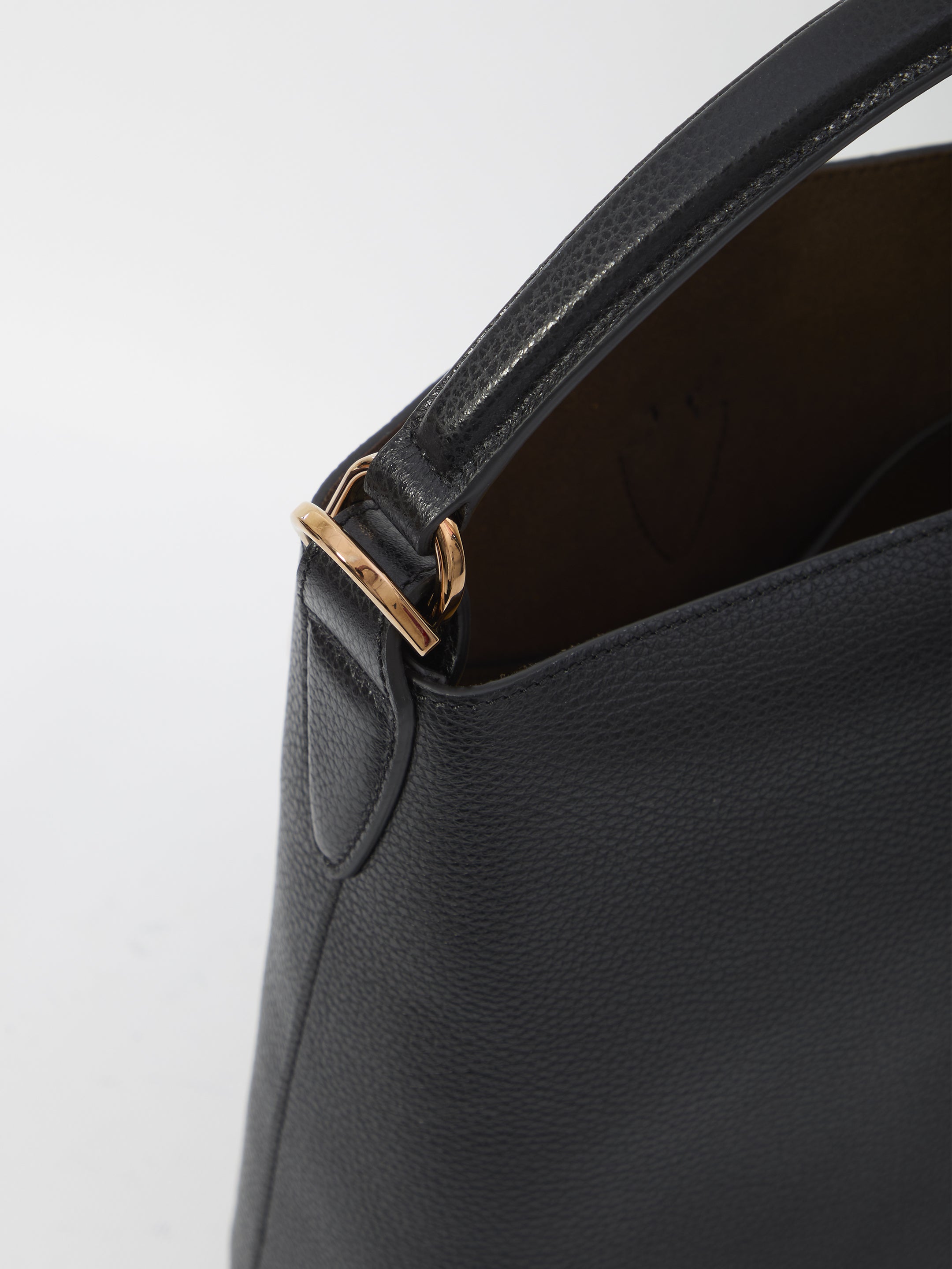 TOD'S Timeless Leather Bucket Handbag - 23cm