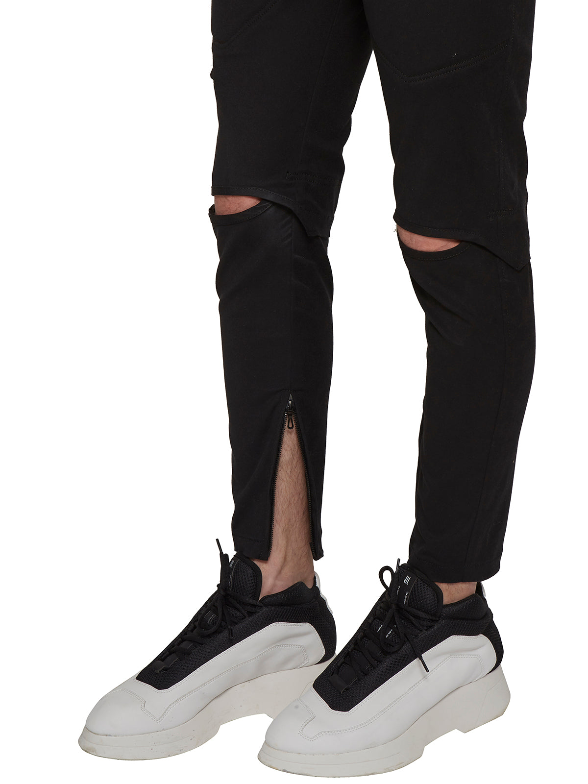 JULIUS Slim Fit Mini Pants with Gap - Size 2