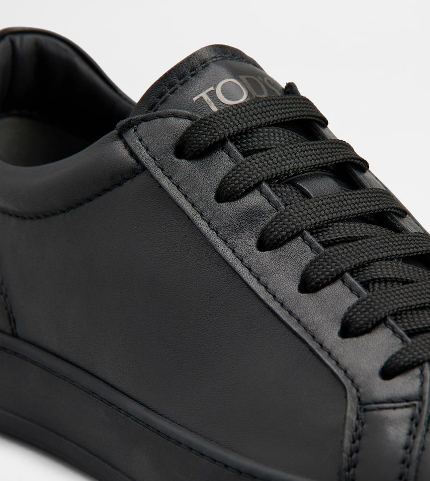 TOD'S Classic Allacciata Cassetta Sneakers for Men