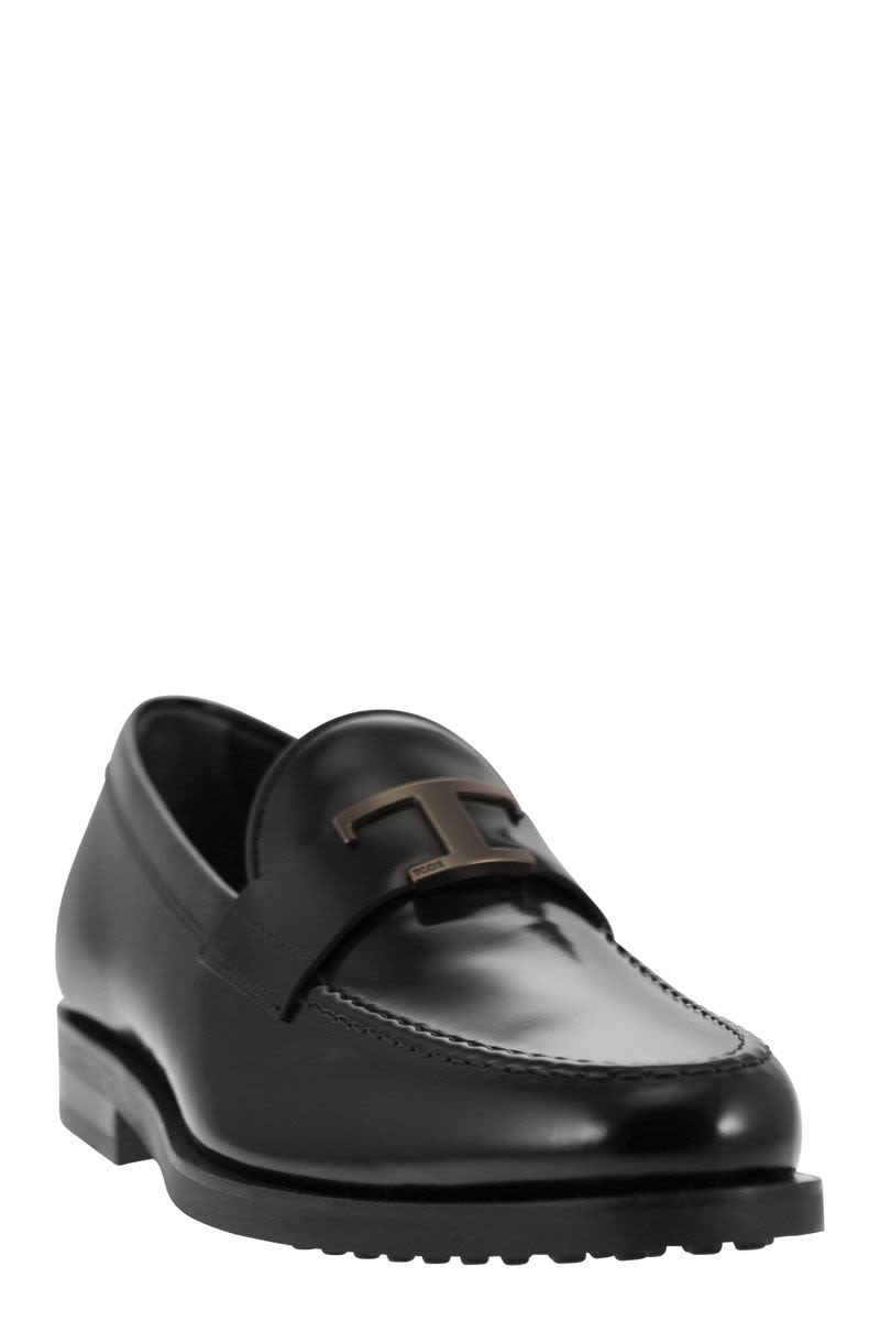 TOD'S Timeless Leather Loafer