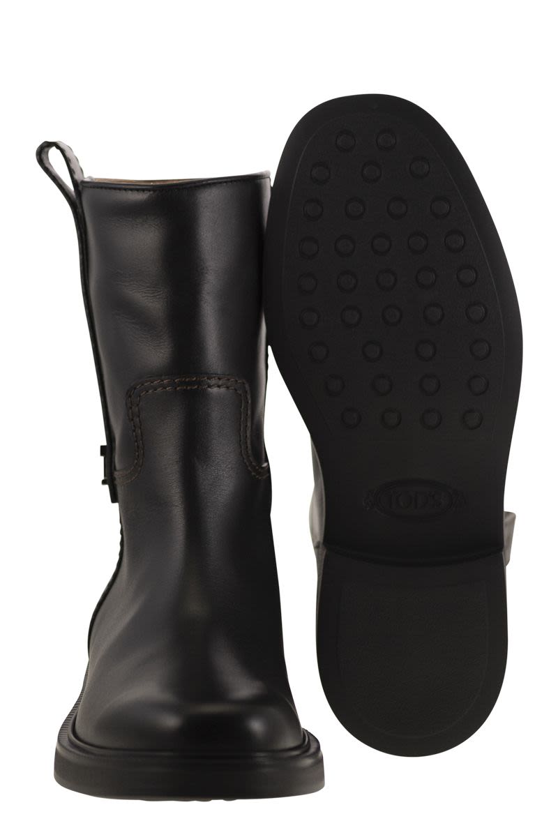 TOD'S Women's Mini Metal Accessory Leather Ankle Boot 3.5cm Heel