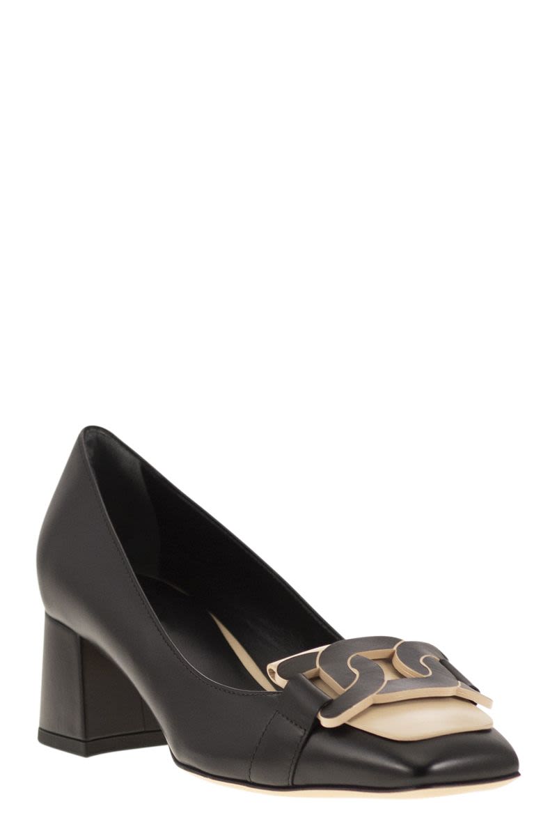 TOD'S Leather Pumps with Chain Accessory - 5 cm Heel Height