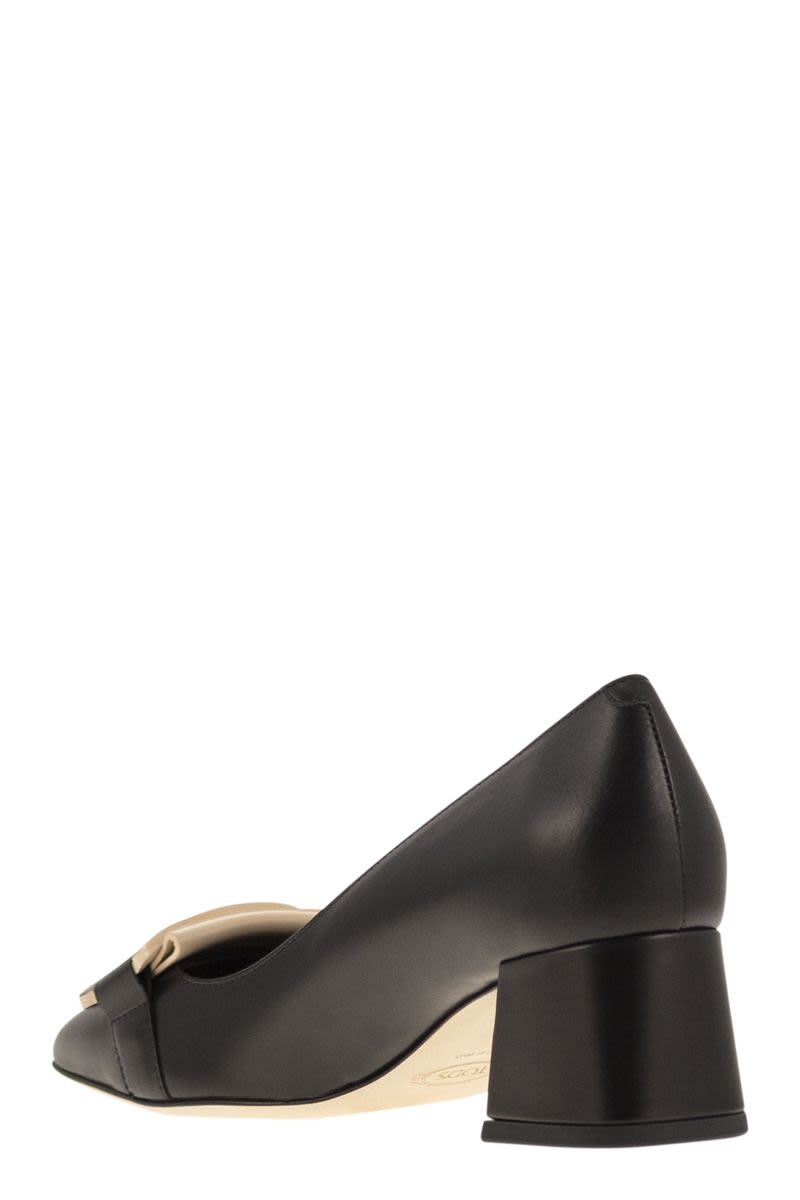 TOD'S Leather Pumps with Chain Accessory - 5 cm Heel Height
