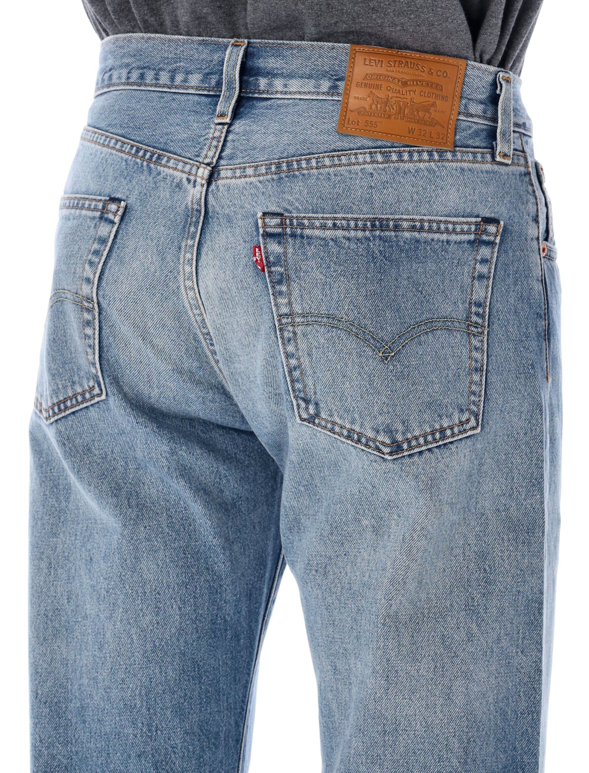 LEVI'S Relaxed Straight Jeans - Size 32