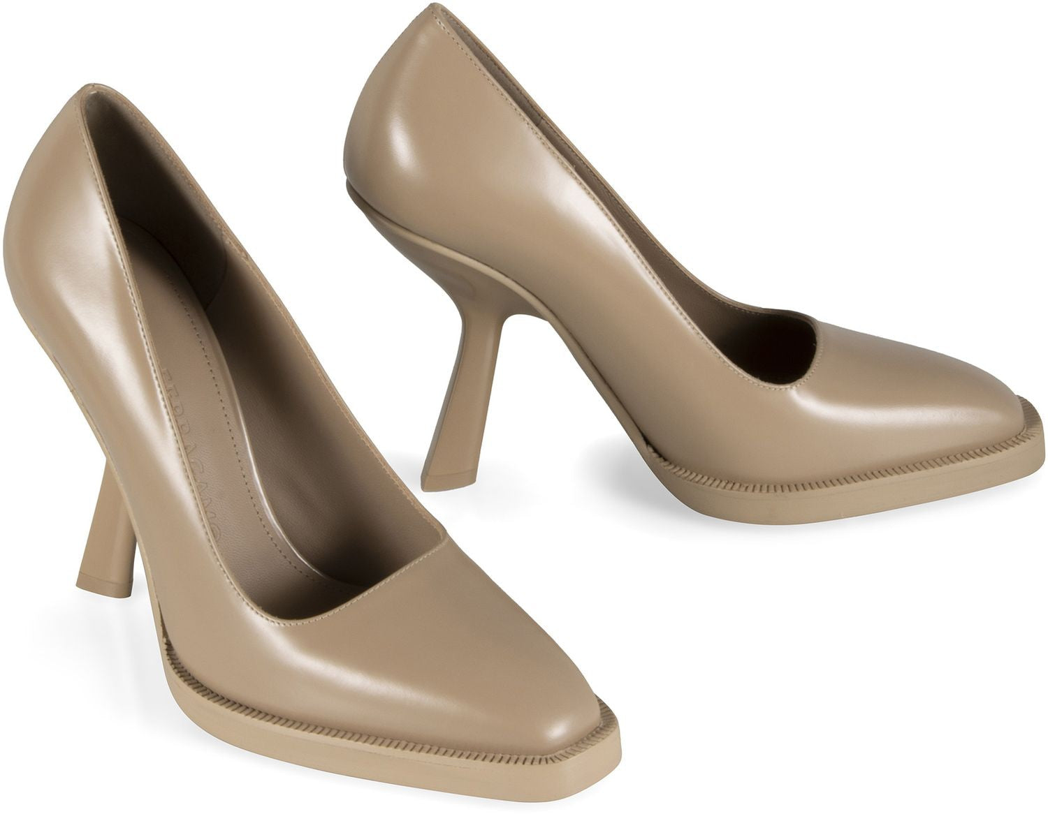 Ferragamo Elegant Leather Pumps for Women