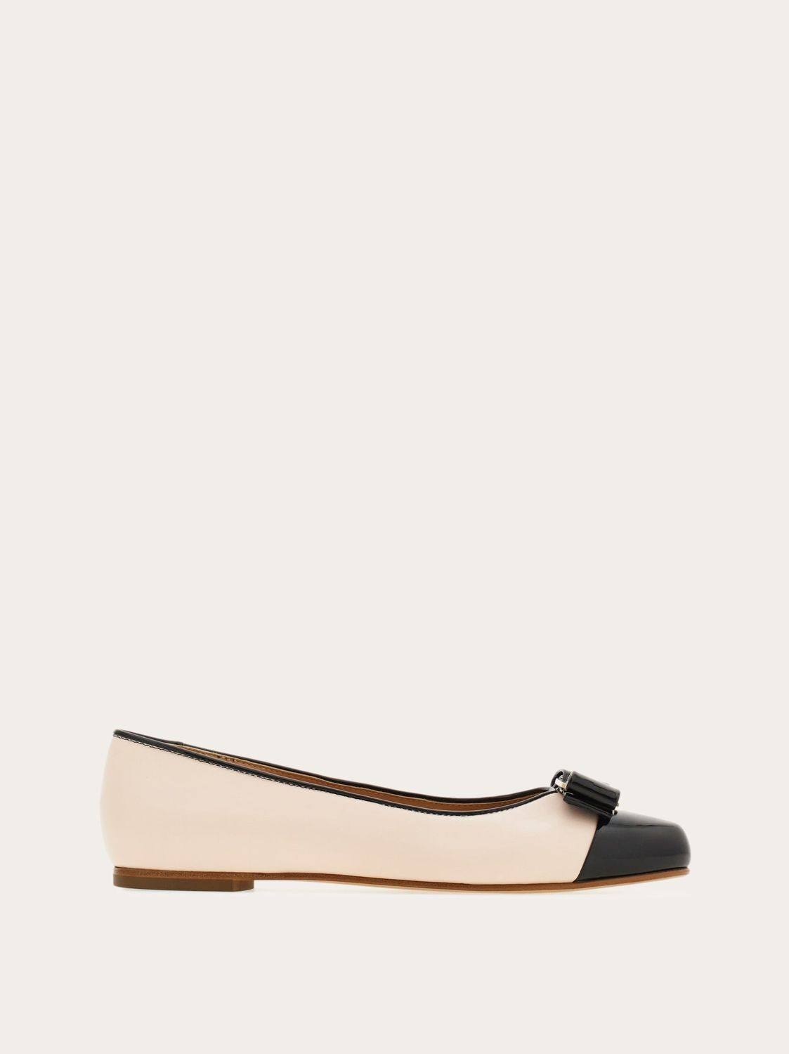 Ferragamo Elegant Ballerina Flats