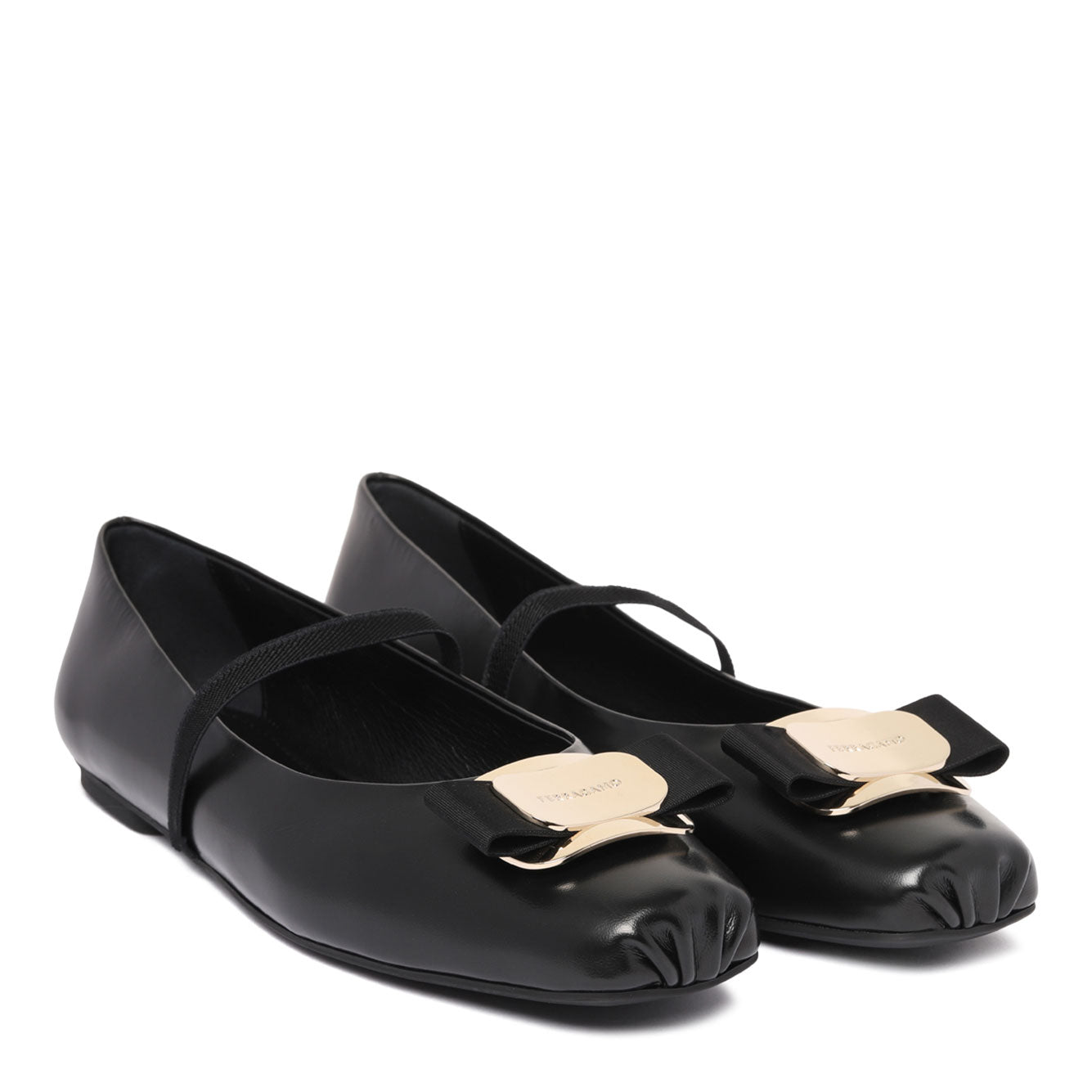 Ferragamo Chic Leather Flat Shoes