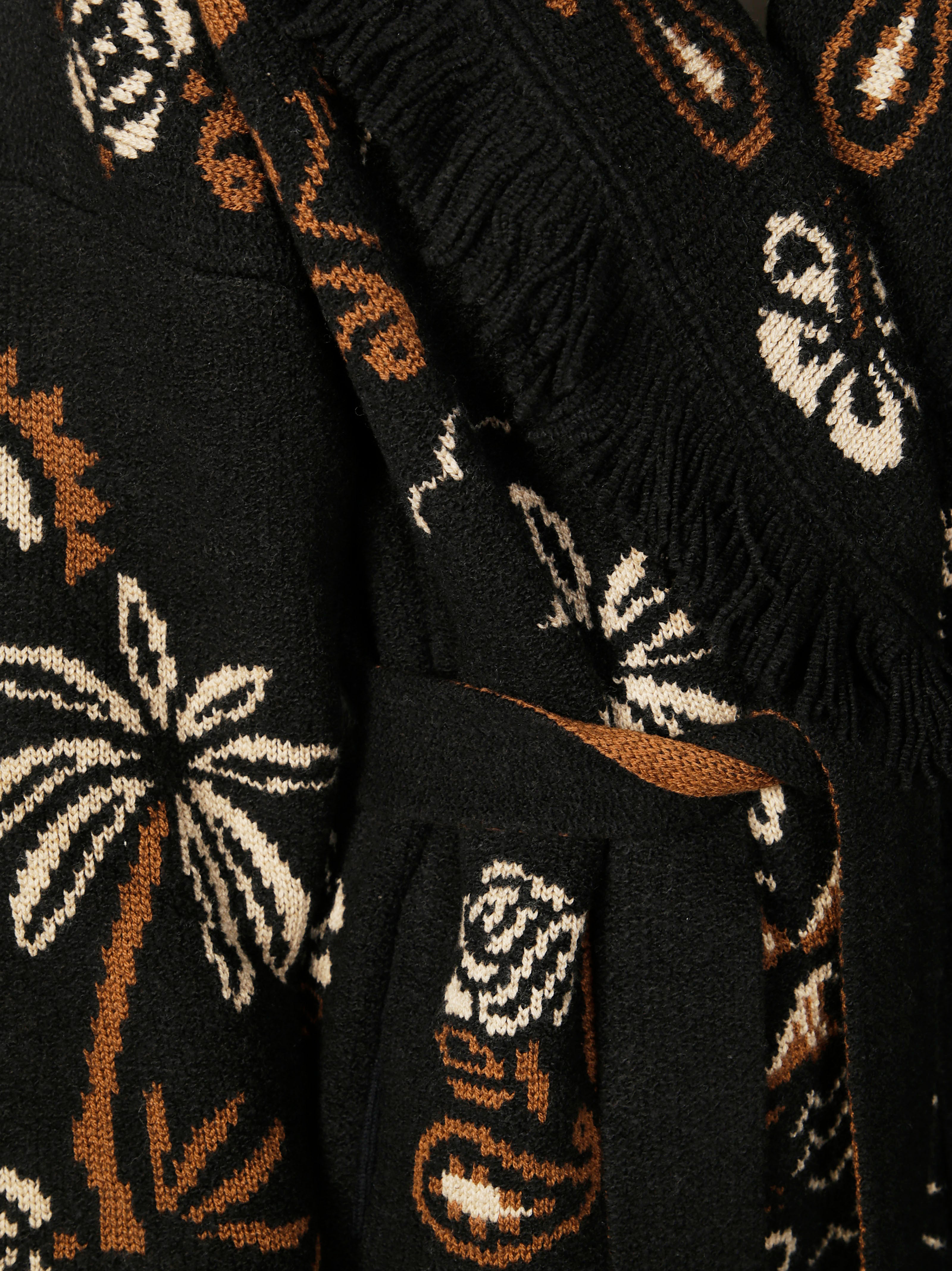 ALANUI Luxurious Knitted Cardigan for Men