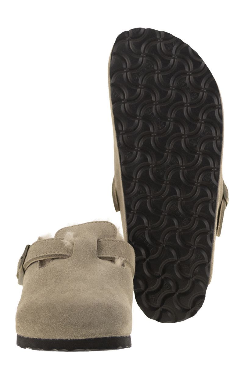 BIRKENSTOCK Men's Shearling Suede Slippers with Adjustable Strap