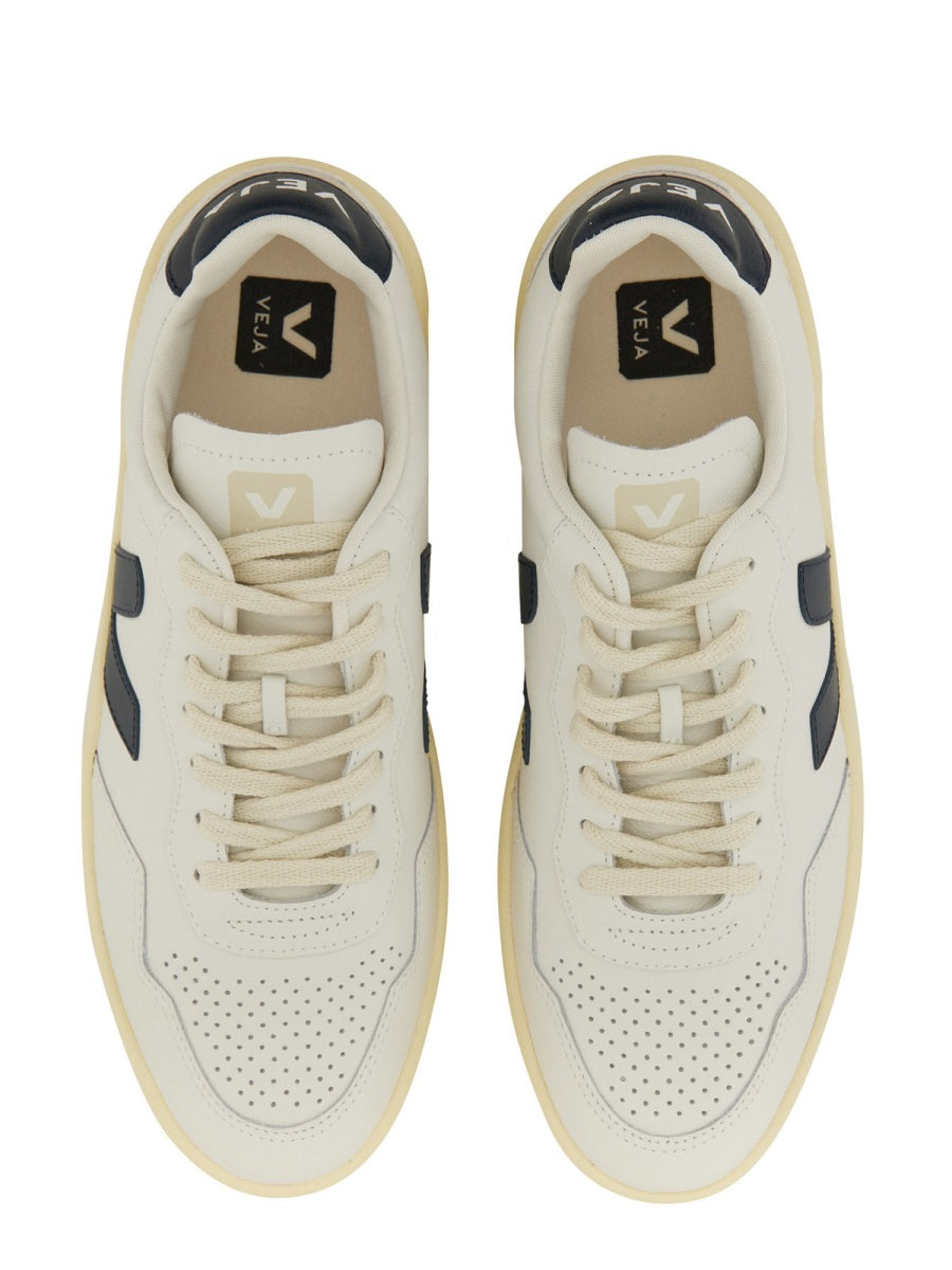 VEJA Classic Leather Sneakers for Men - SS25