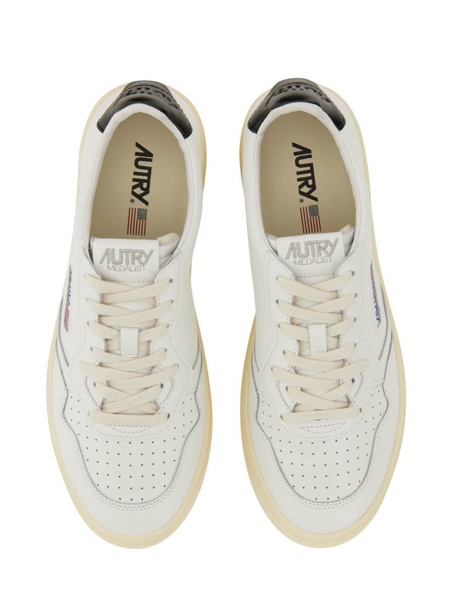 AUTRY Men's Medalist Low Sneakers with 3.5 cm Sole