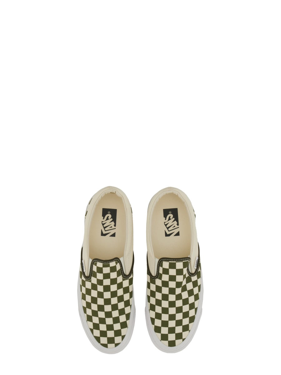VANS Classic Slip-On Sneakers - Unisex