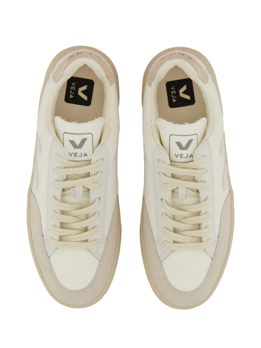 VEJA Unisex V-12 Sneakers